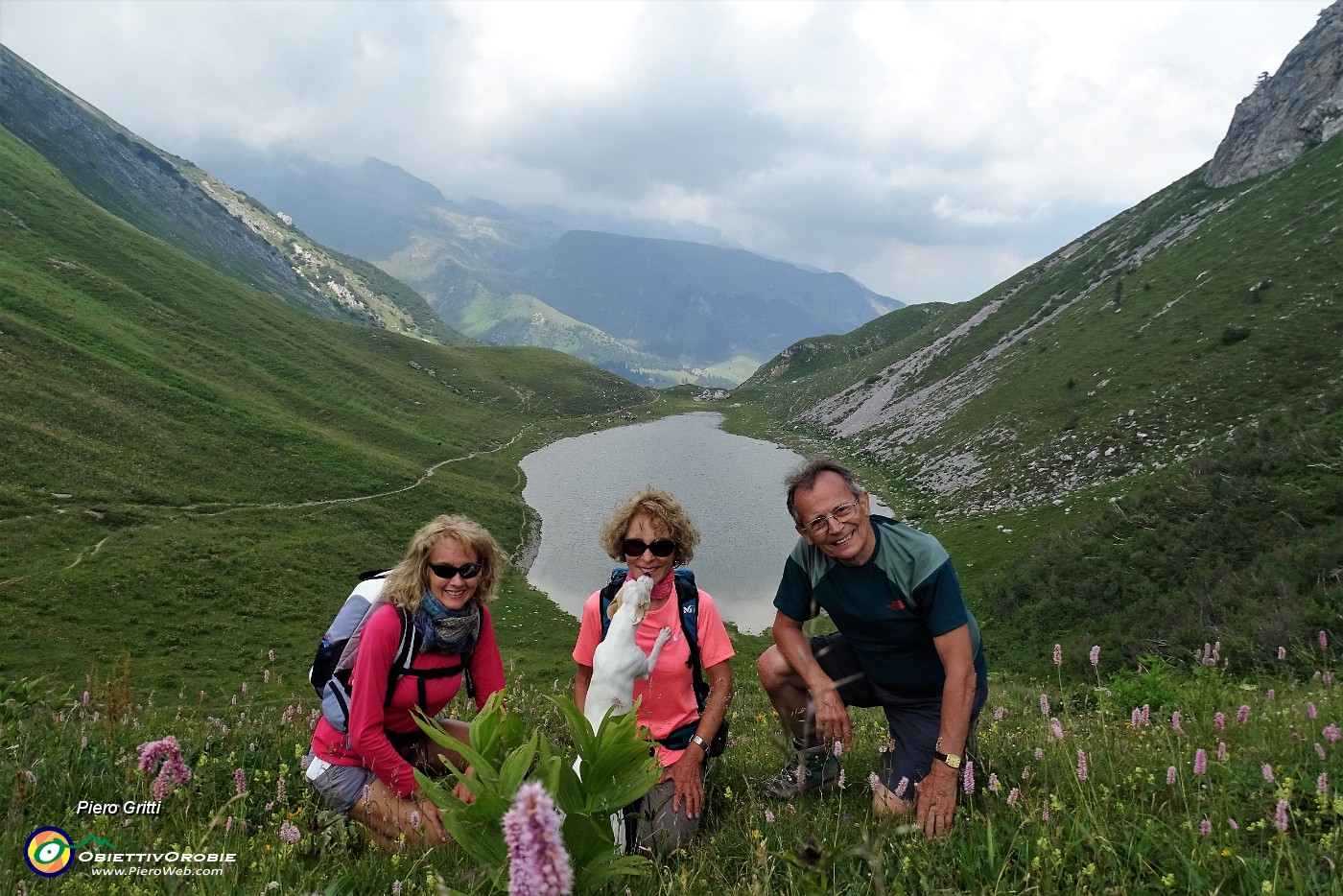 81 Al Passo Branchino (1821 m) con vista sul lago.JPG